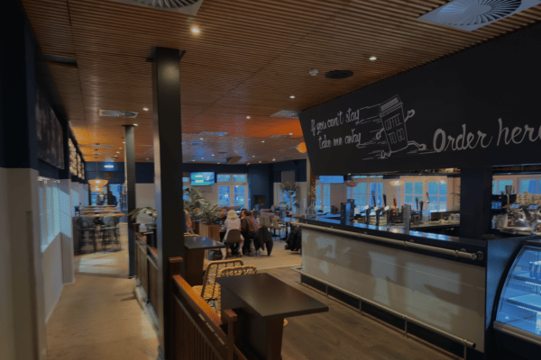 Gezellige bar bij Dekker Zoetermeer