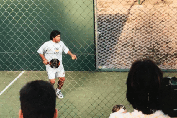 Diego Maradona speelt padel in de jaren 80