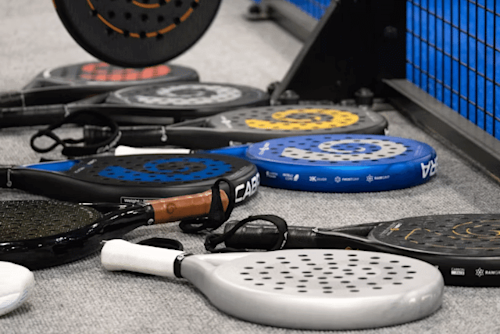 Hoe beïnvloedt de vorm van het padelracket jouw spel?