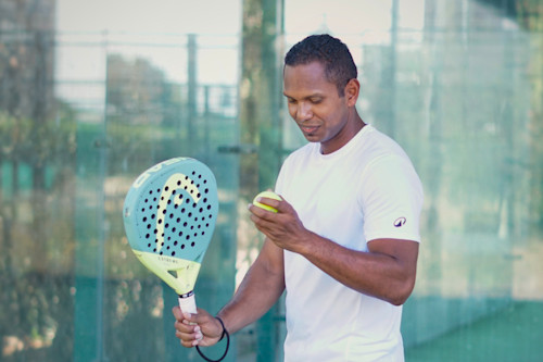 Wat zijn de regels bij een padelservice?